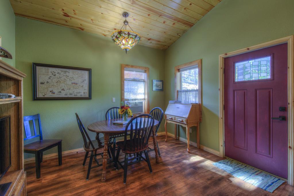Вилла Yak Ridge Cabins And Farmstead By Mount Rushmore Кистон Экстерьер фото
