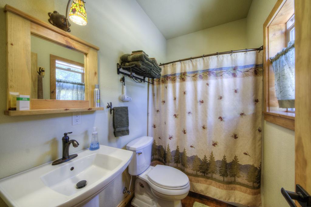 Вилла Yak Ridge Cabins And Farmstead By Mount Rushmore Кистон Экстерьер фото