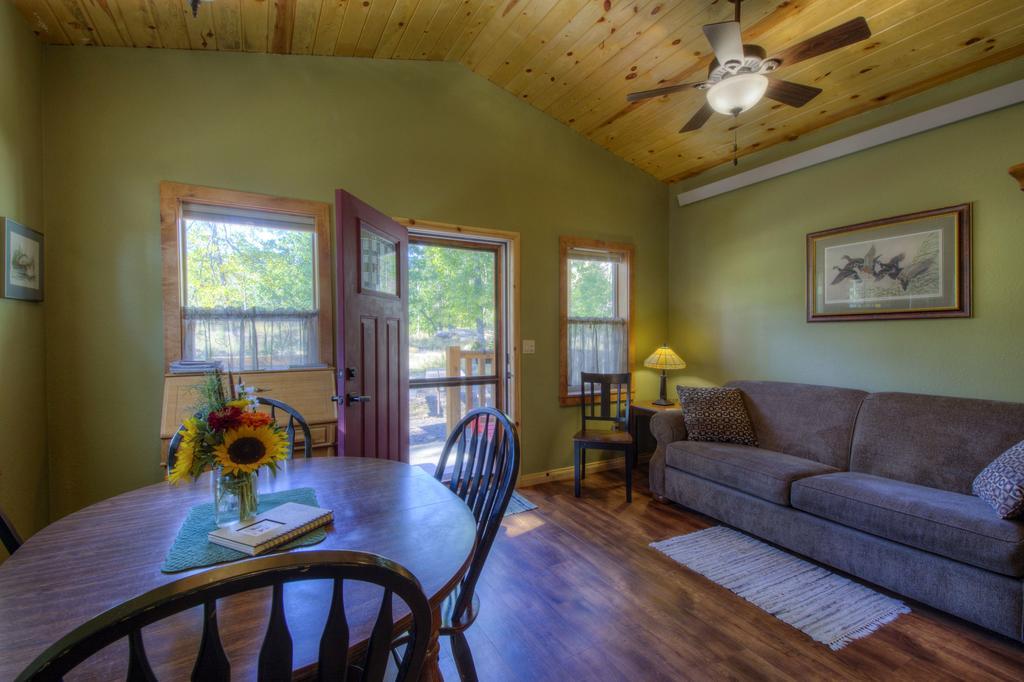 Вилла Yak Ridge Cabins And Farmstead By Mount Rushmore Кистон Экстерьер фото